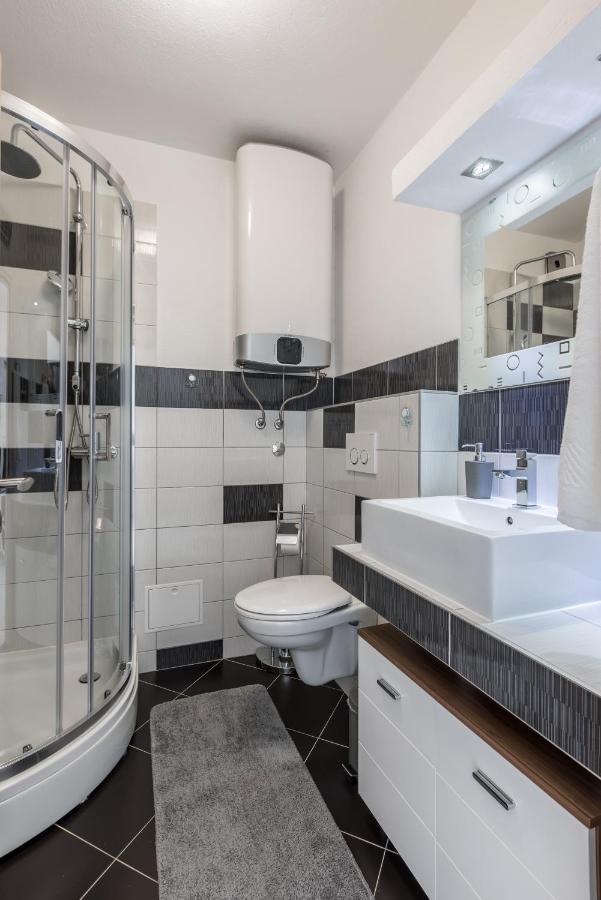 Sundowners Apartment, 52Qm, Double & Single Bed, 10 Min From Old Town Of Сплит Экстерьер фото