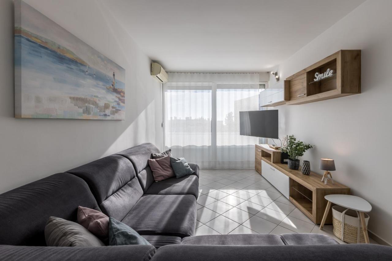 Sundowners Apartment, 52Qm, Double & Single Bed, 10 Min From Old Town Of Сплит Экстерьер фото