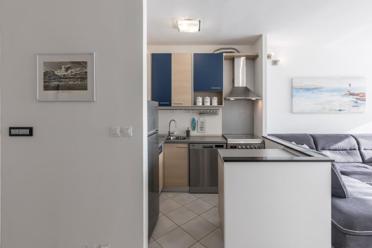 Sundowners Apartment, 52Qm, Double & Single Bed, 10 Min From Old Town Of Сплит Экстерьер фото